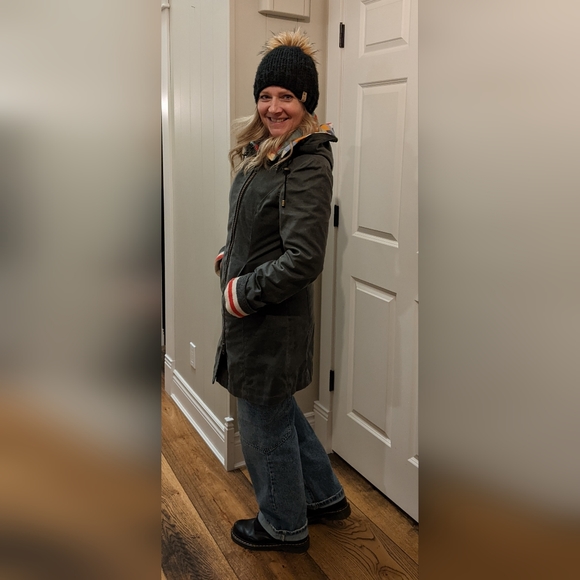 Gorgeous Paul Brodie Jacket - Picture 10 of 16